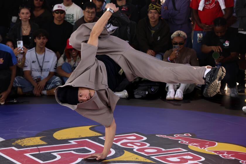 VENICE BEACH, CA - SEPTEMBER 28, 2024 - - B-Boy Icey Ives, from Anchorage, Alaska, competes in Red Bull BC One 2024 USA National Final in Venice Beach on September 29, 2024. Ice Ives went on to win the B-boys National Champion title with a shot to compete in the Red Bull BC One World Final in Rio de Janeiro this December. (Genaro Molina/Los Angeles Times)